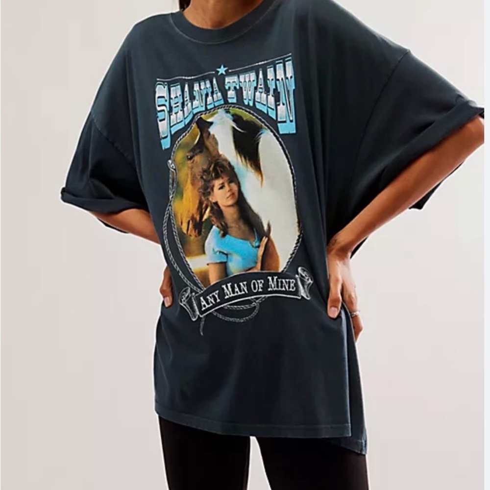 Daydreamer Shania Twain tee OS